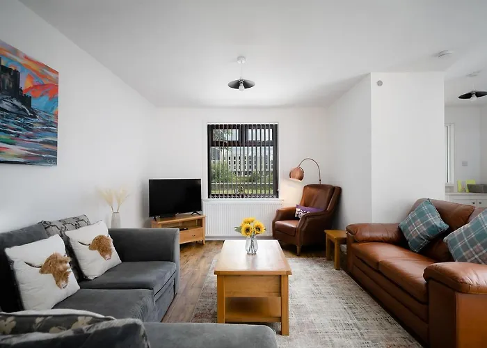 Ness Riverfront Holiday Home - City Centre