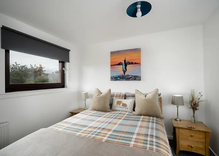 Ness Riverfront Holiday Home - City Centre